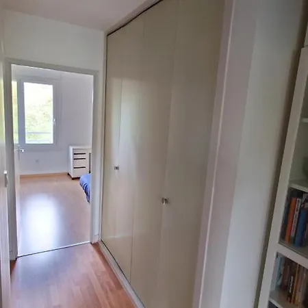 Homestay Cosy, Calme, Vue Sur Parc + Parking