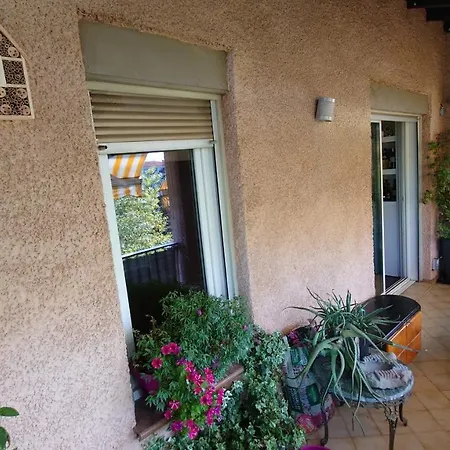 Cosy, Calme, Vue Sur Parc + Parking Homestay *